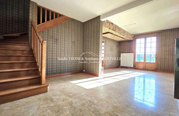 JOUY - CHARMANTE MAISON de 115 m2, 5 PIECES — photo 2