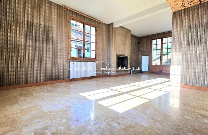 JOUY - CHARMANTE MAISON de 115 m2, 5 PIECES — photo 3