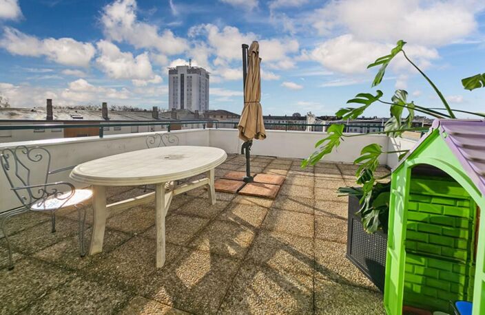 Appartement T4 au dernier étage avec terrasse et balcon - Secteur Louis Gain à Angers — photo 2