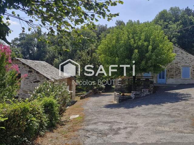 Maison mitoyenne dans hameau avec garage et terrain — photo du bien