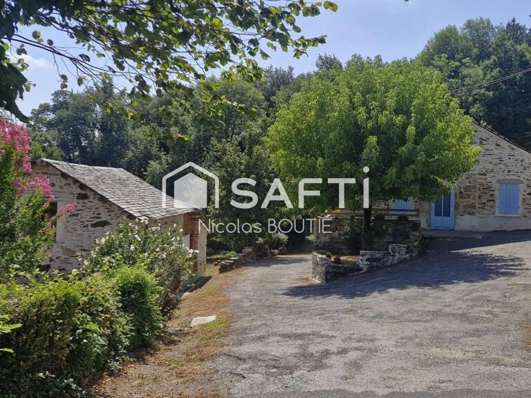 Maison mitoyenne dans hameau avec garage et terrain — photo 1
