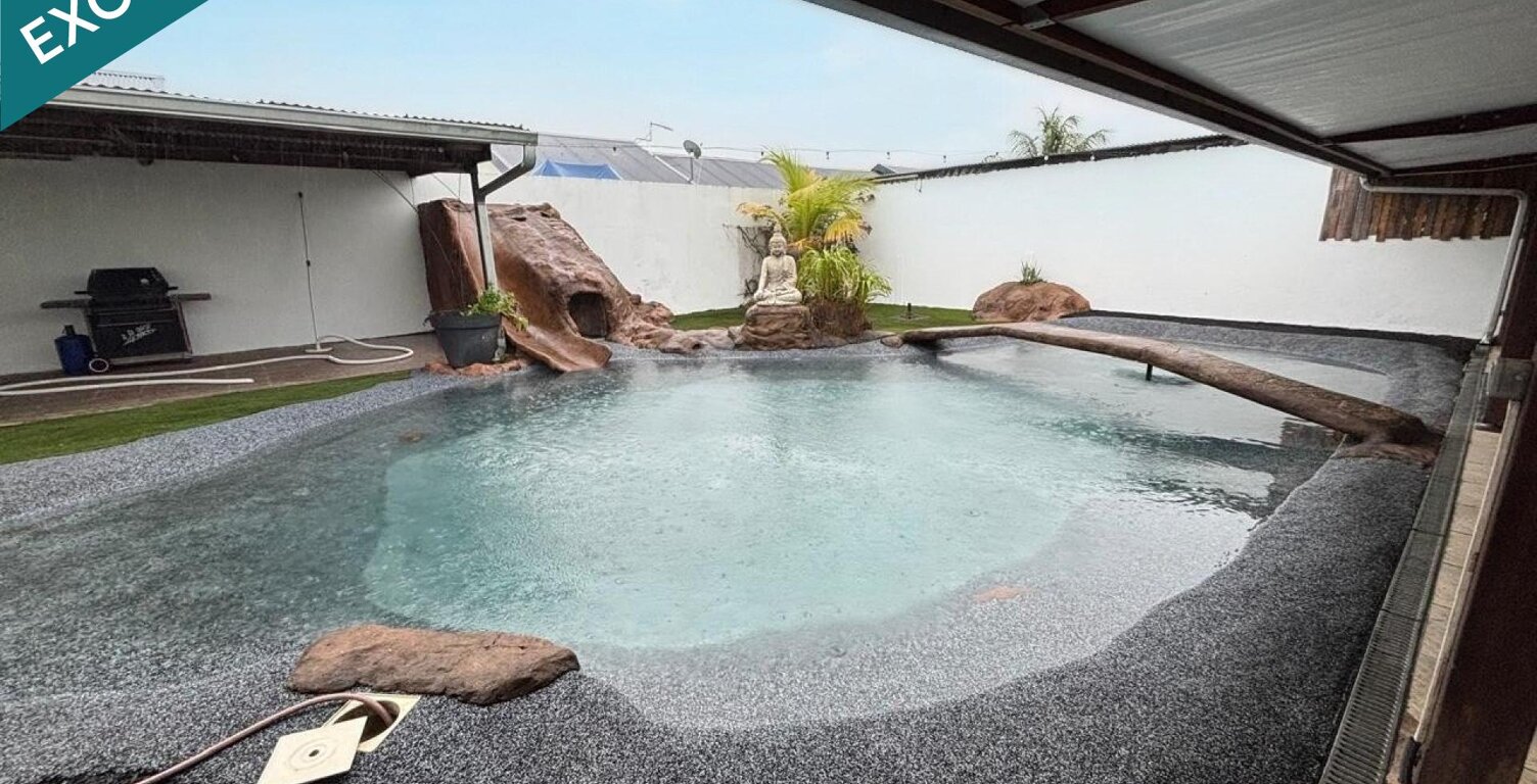MAISON T5 + BUREAU AVEC PISCINE, TERRASSE ET JARDIN — photo 1