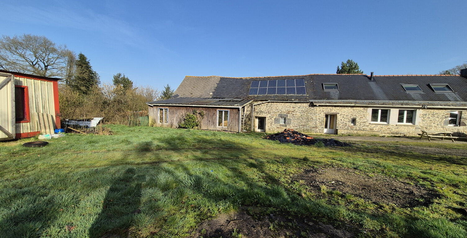Corps de ferme authentique de 110 m2 plus annexes   3 879 m2 — photo 1