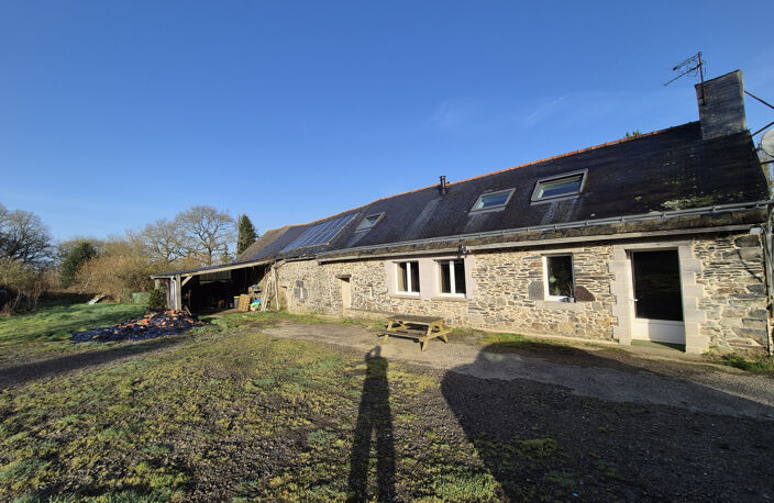 Corps de ferme authentique de 110 m2 plus annexes   3 879 m2 — photo 2