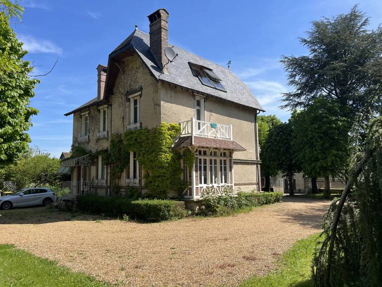A VENDRE ANET MAISON DE MAITRE 180 M² — photo 1
