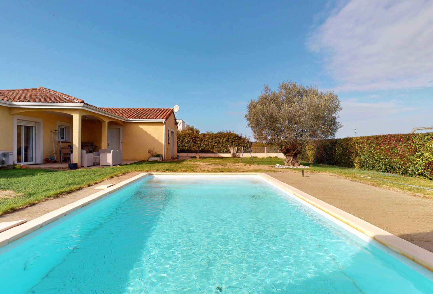 Villa de plain pied avec studio indépendant, piscine, vérand — photo 1