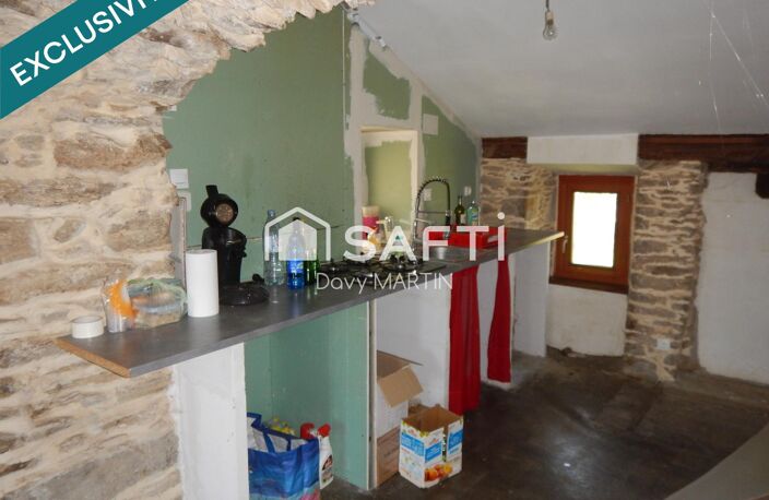 Corps de ferme avec une habitation de 165 m², sa grange et ses dépendances. — photo 4
