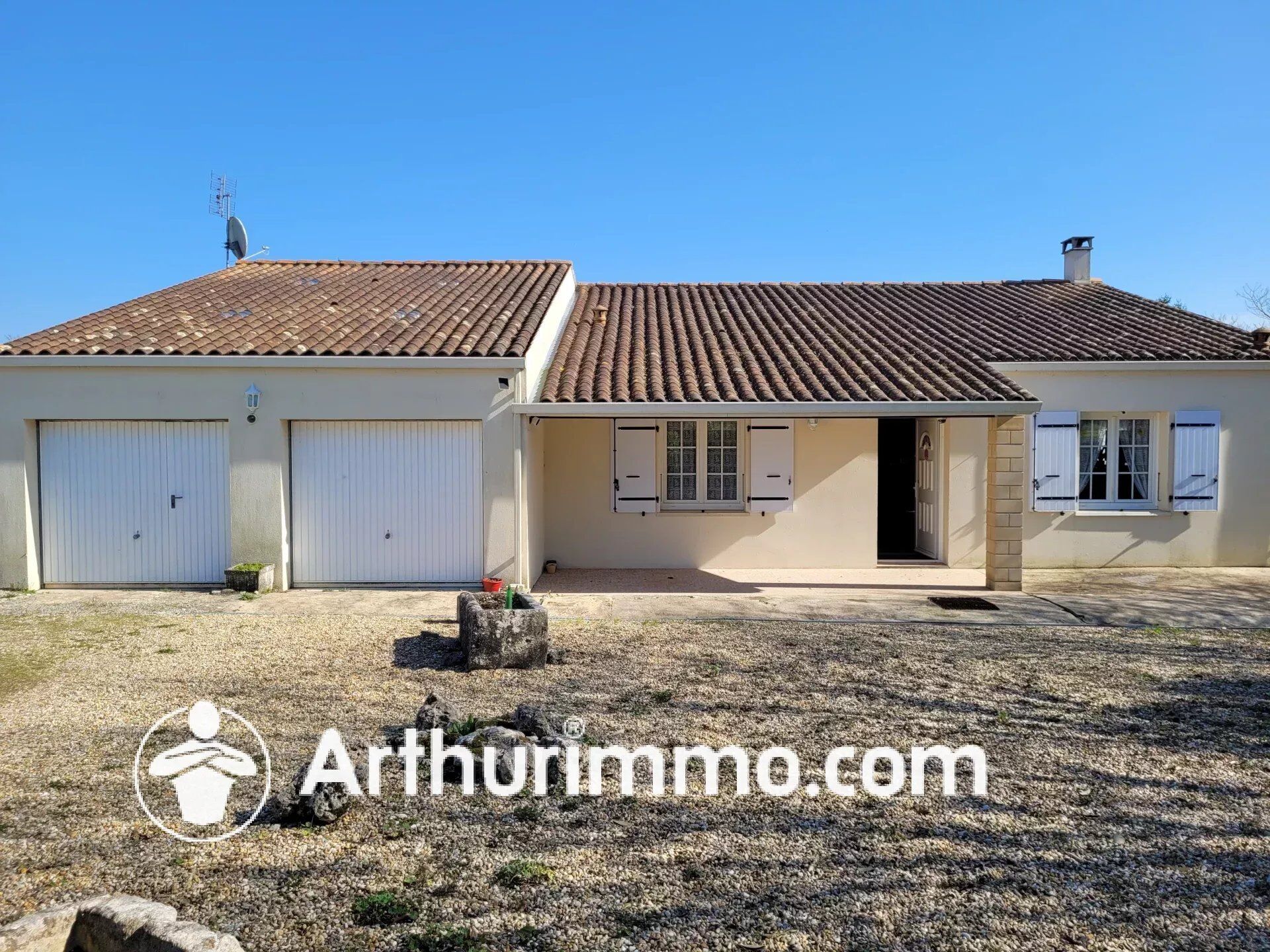 Maison 6 pièces 140 m² · à Saint-Jean-d'Angély · 140 m² · 251 000 €