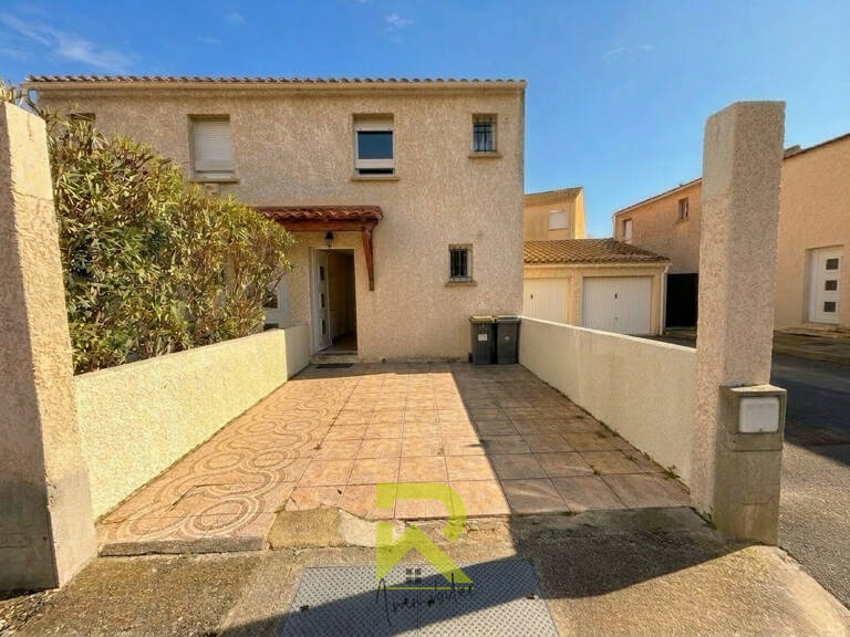 Grau d'Agde : Charmante maison traversante de type 3 avec te — photo 1