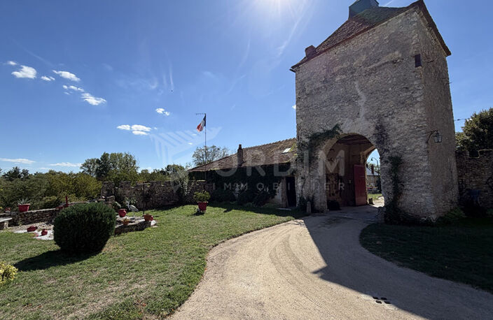 Authentique propriété en pierre avec cour intérieure, grange, colombier et vue sur le canal — photo 4