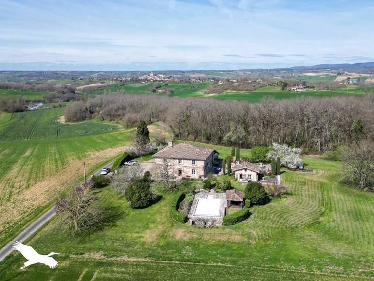 Ferme (tte) de 8 pièces principales — photo 1