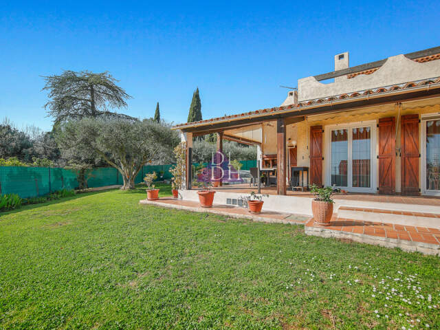 Maison 3 chambres dont 2 de plain pied avec piscine, garage — photo du bien
