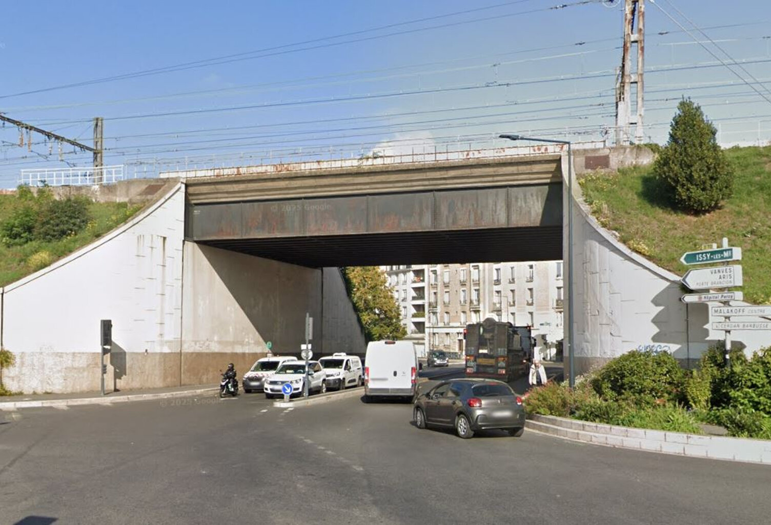 Lot de 9 parkings en sous-sol à Issy-les-Moulineaux — photo 1