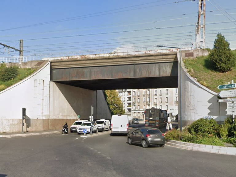 Lot de 9 parkings en sous-sol à Issy-les-Moulineaux — photo 1
