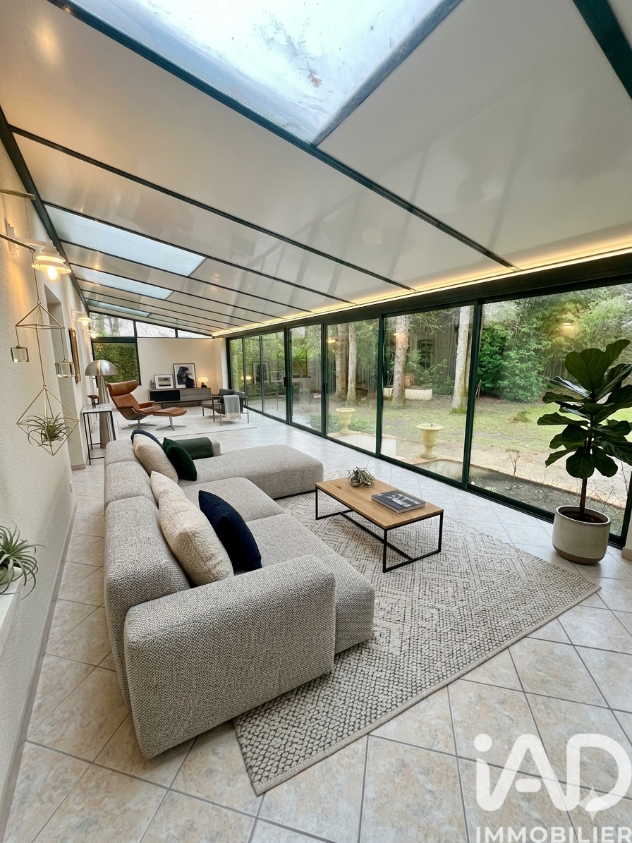 Verneuil-En-Halatte - 195m² - 8p. - 4ch.