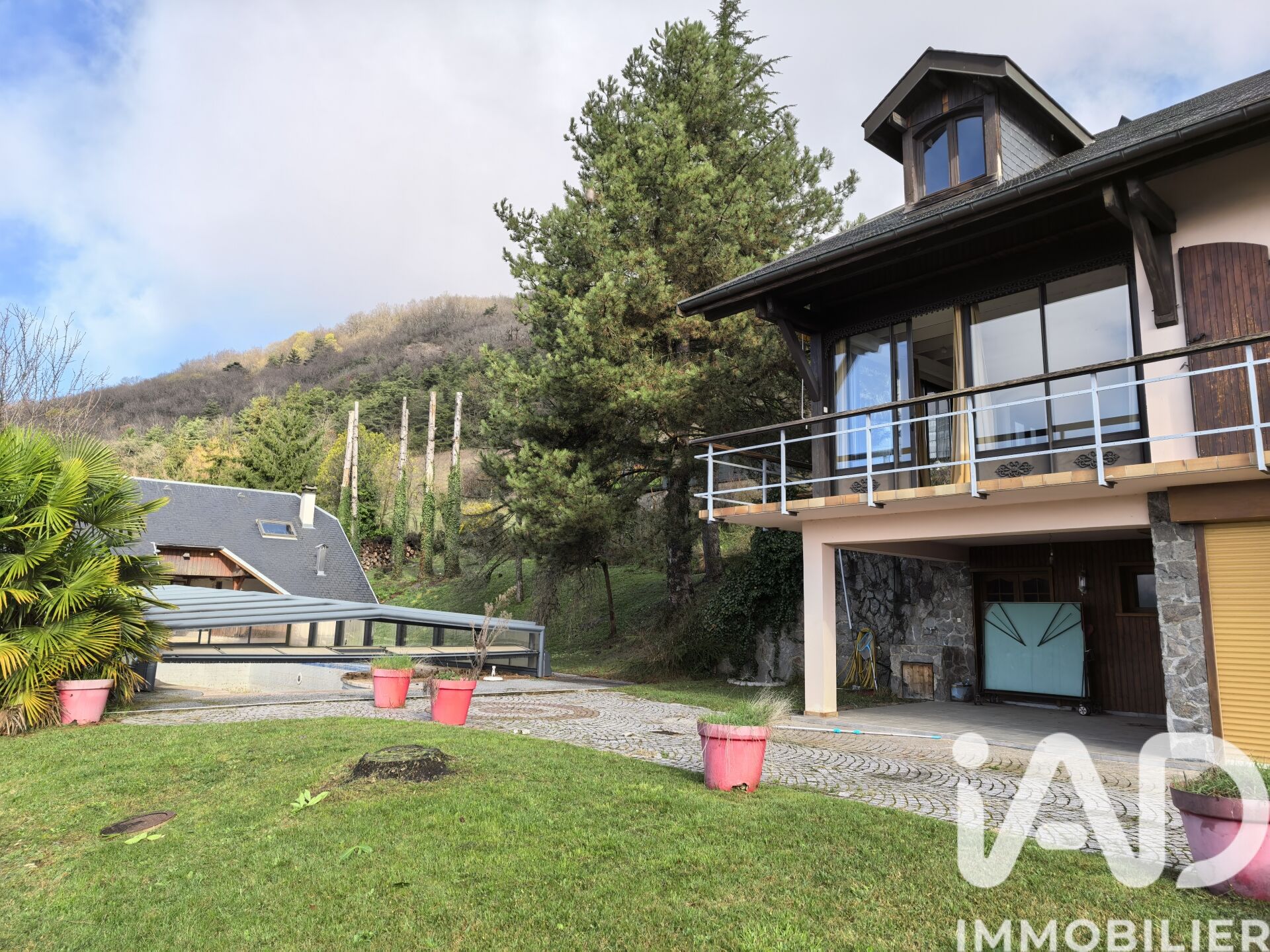 St-Alban-Leysse - 332m² - 11p. - 5ch.