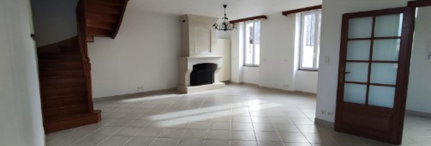 Maison 4 Pièces 210 m² à louer à Prignac-et-Marcamps (33710)