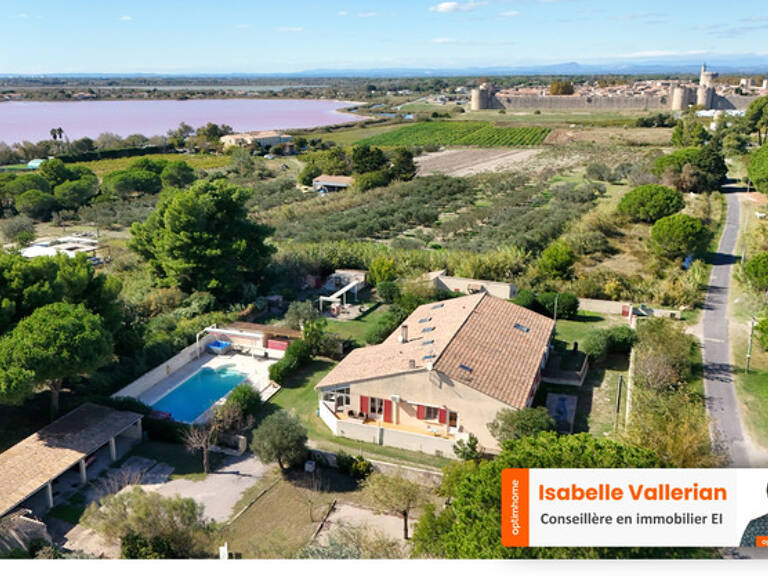 A vendre à Aigues-Mortes (Gard) : Mas avec Piscine et Appartements Locatifs — photo 1
