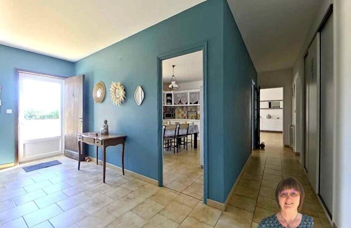 A vendre à Aigues-Mortes (Gard) : Mas avec Piscine et Appartements Locatifs — photo 4