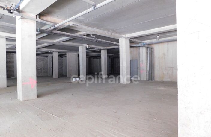 Dpt Meurthe et Moselle (54), à louer NANCY Local commercial 2 000 m² — photo 2