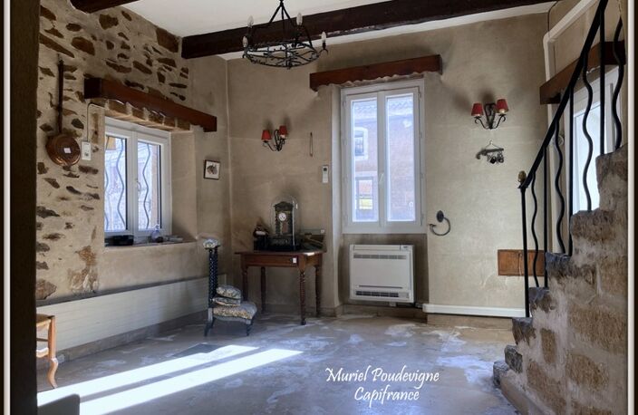 TAVEL, Maison singulière aux volumes rares et au potentiel remarquable — photo 3