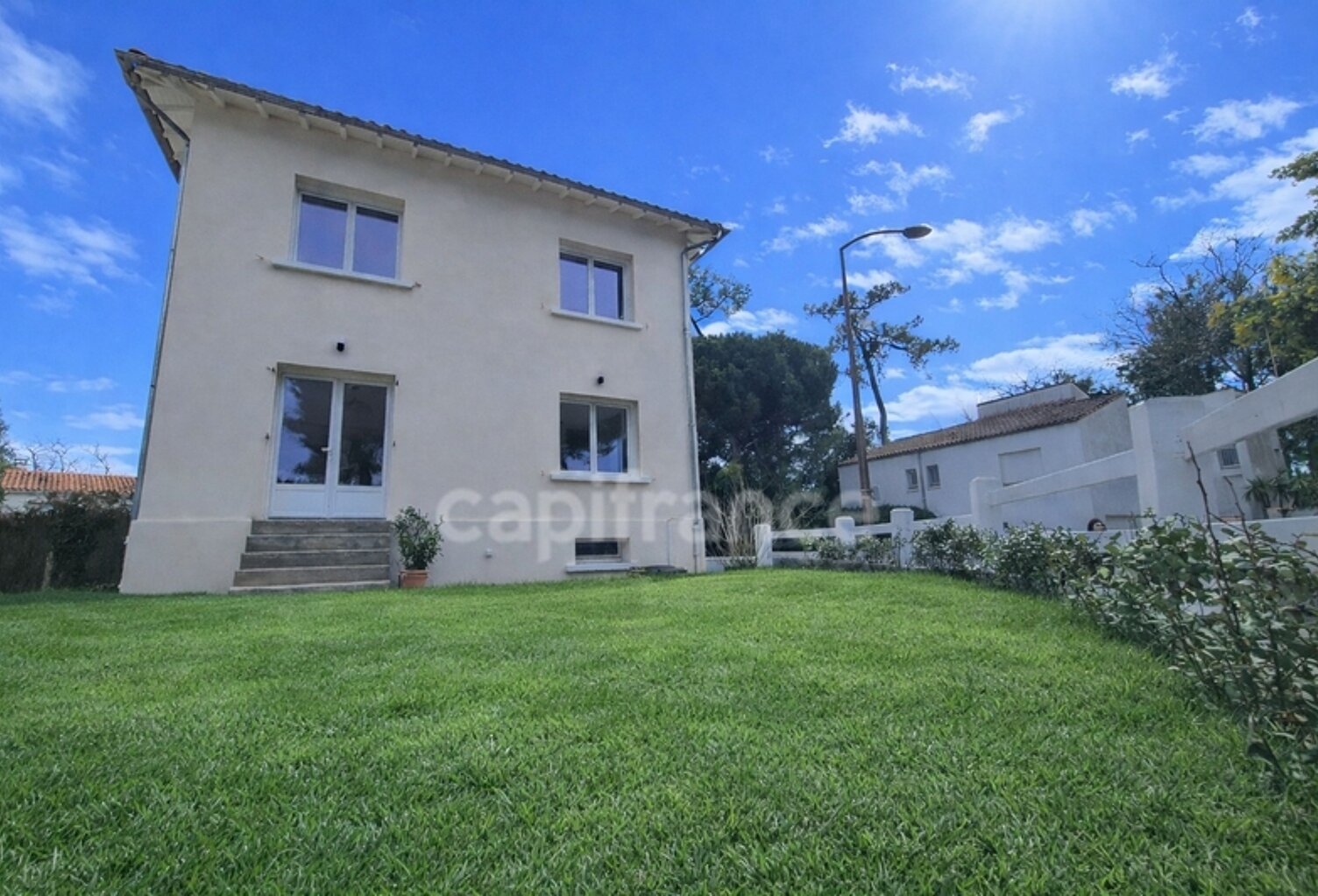 Maison à vendre 4 pièces ROYAN (17) - Quartier du parc - Grand Garage — photo 1