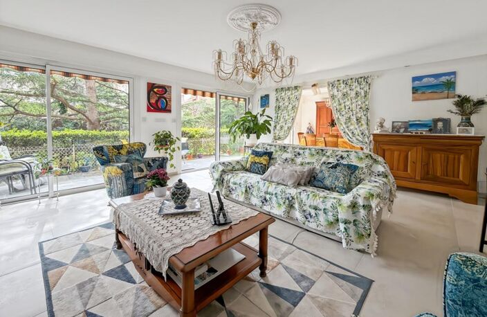 Appartement À Vendre FREJUS PLAGES 3 chambres 110 m² — photo 2