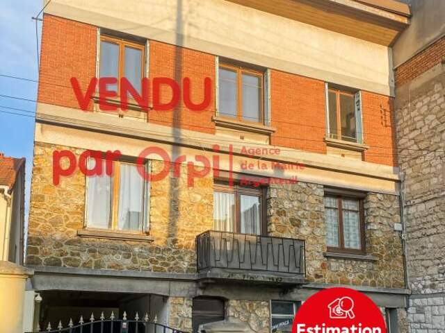 Appartement À Vendre — photo du bien