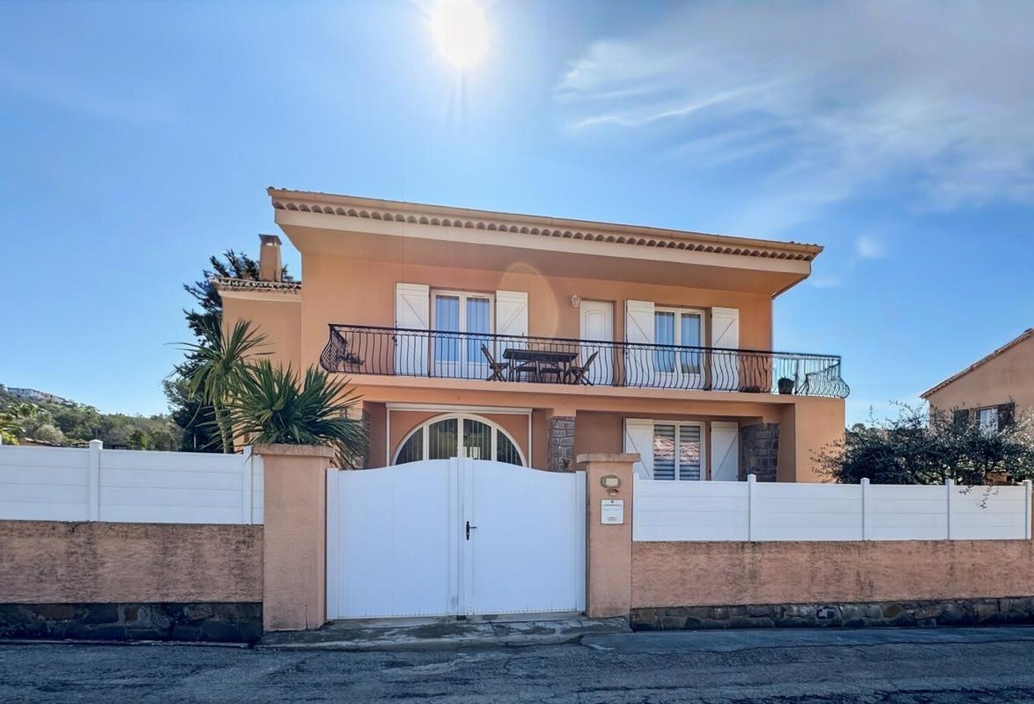 SAINT-RAPHAËL – Maison  avec piscine composée de deux logements indépendants — photo 1