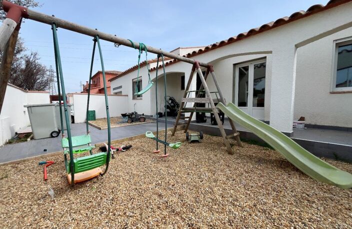 Magnifique maison en R+1 de 190 m²  comprenant 6 chambres sur un terrain 3 faces de 450 m² dans un secteur calme — photo 2