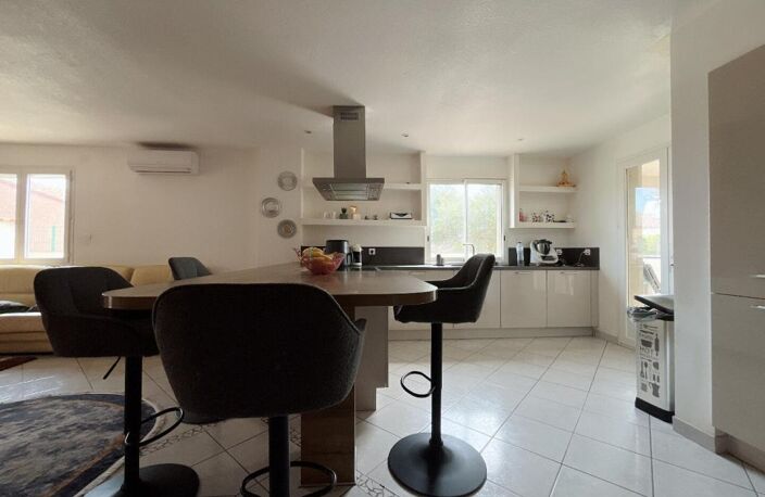 Magnifique maison en R+1 de 190 m²  comprenant 6 chambres sur un terrain 3 faces de 450 m² dans un secteur calme — photo 5