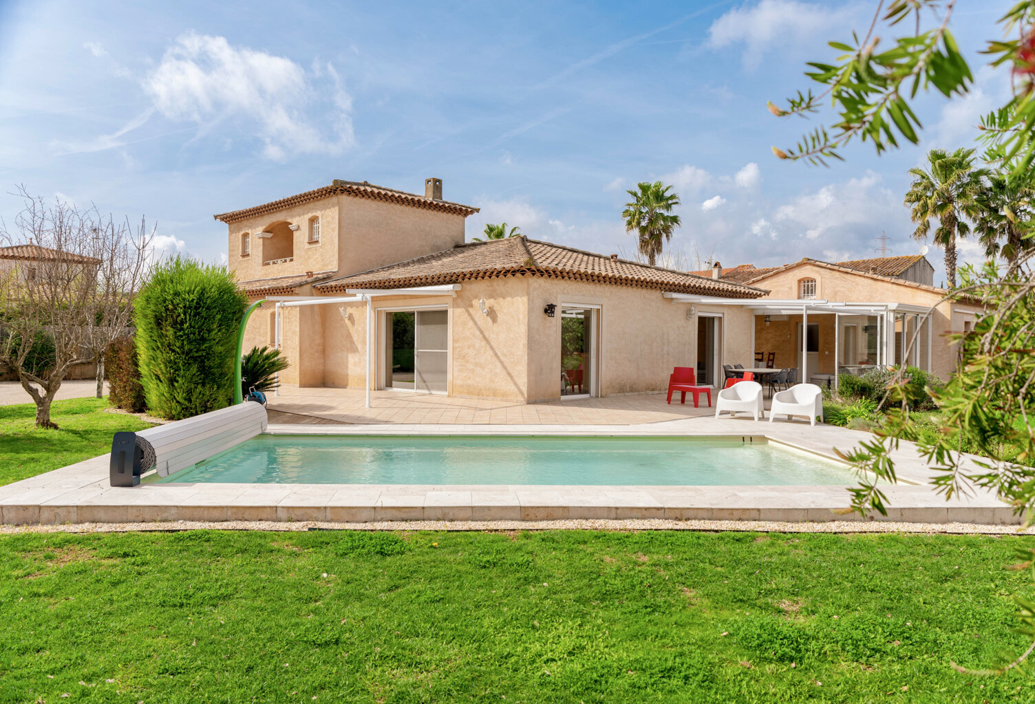 LA CRAU - MAISON 253m2 - PARCELLE 2200m2 - PISCINE - T2 INDE — photo 1