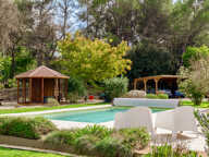 LA CRAU - MAISON 253m2 - PARCELLE 2200m2 - PISCINE - T2 INDE — photo 2