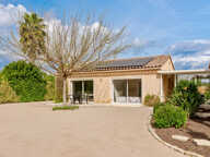 LA CRAU - MAISON 253m2 - PARCELLE 2200m2 - PISCINE - T2 INDE — photo 4
