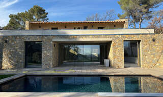 Maison 5 Pièces 228 m² à louer à Aix-en-Provence (13100)