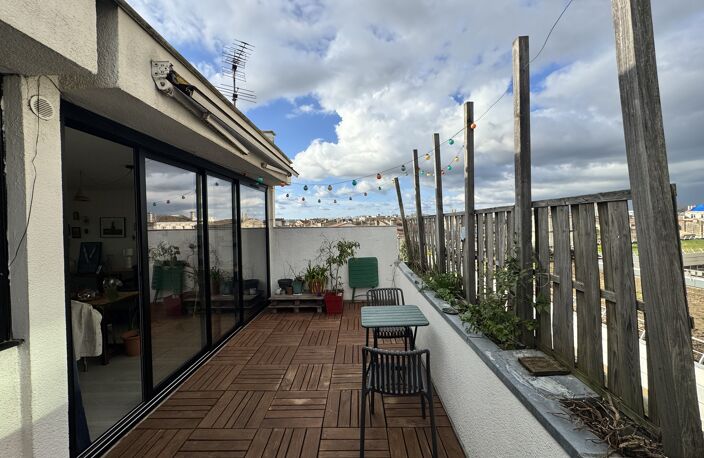 Rare T2 de 53m2 avec terrasse de 16m2 et parking couvert Privatif Bordeaux Georges Mandel Croix Blanche  — photo 5