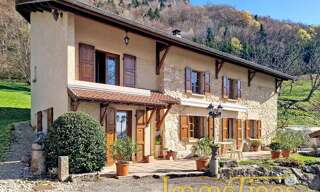 Maison 8 Pièces 184 m² à vendre à Saint-Gervais (38470)