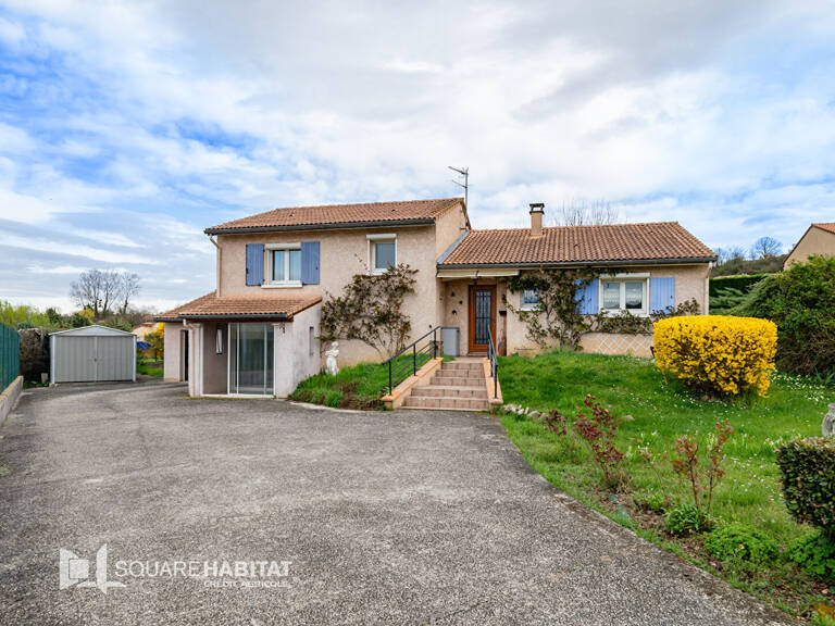 A SAISIR !!! Au centre du village, charmante villa de 140m² env. avec garage et terrain de 945m² — photo 1