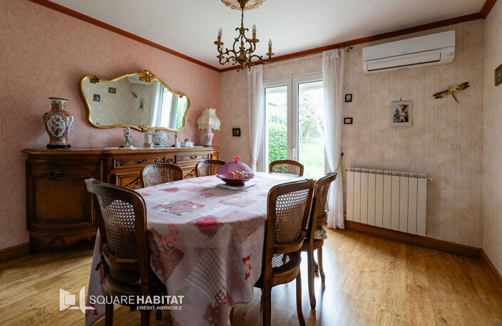 A SAISIR !!! Au centre du village, charmante villa de 140m² env. avec garage et terrain de 945m² — photo 3