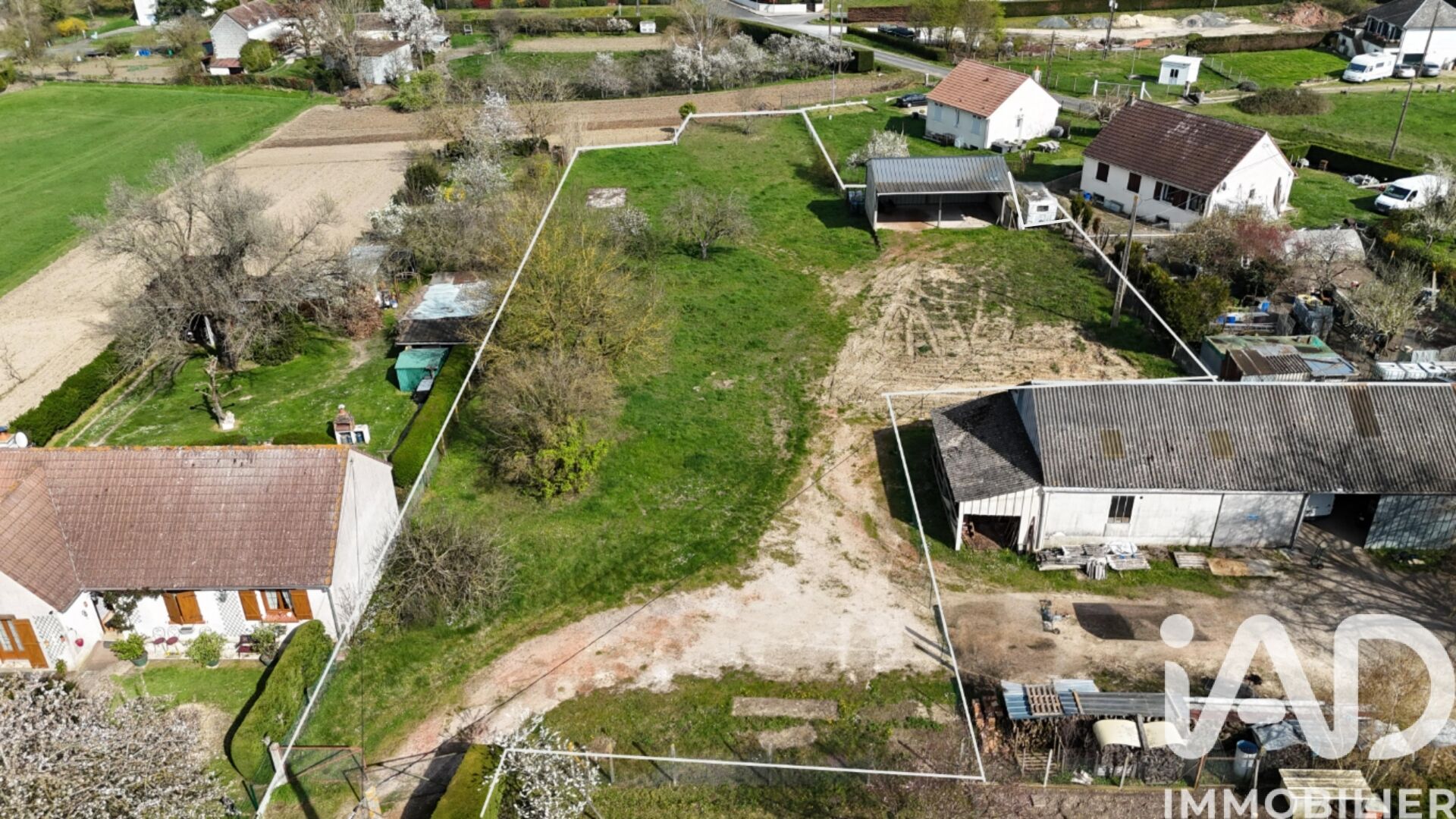 St-Julien-De-Chedon - 3270m²