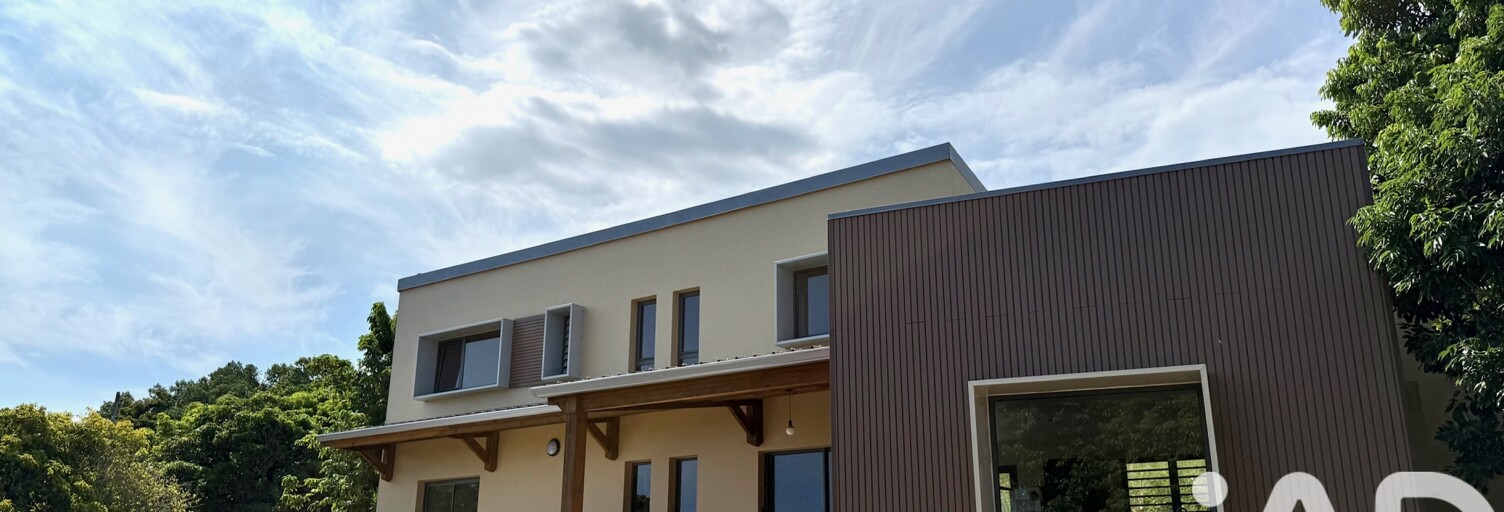 Maison 5 Pièces 136 m² à vendre à Saint-Pierre (97410)