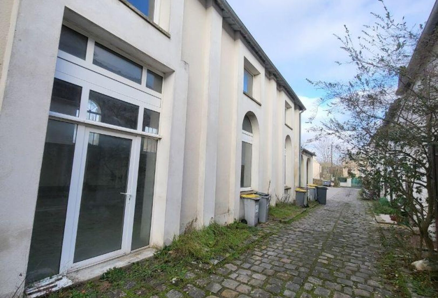 Vente Local d'activités 300 m&sup2; — photo 1