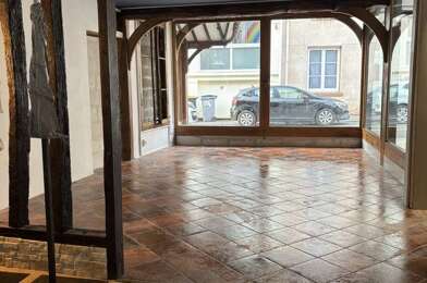 Commerce  174900 €