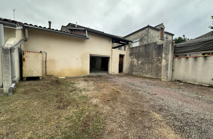 Au coeur d'un village à 10mns de Marmande, belle maison 3 chambres, garage et cour — photo 3