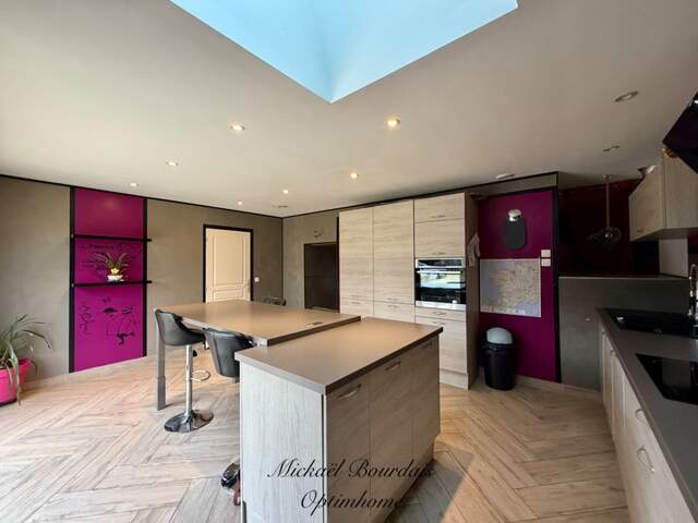 Maison familiale 4 chambres – 1 hectare de terrain – dépendances – Breil / Noyant-Villages — photo du bien