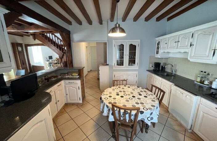 Maison de caractère entièrement rénovée avec plusieurs dépendances — photo 4