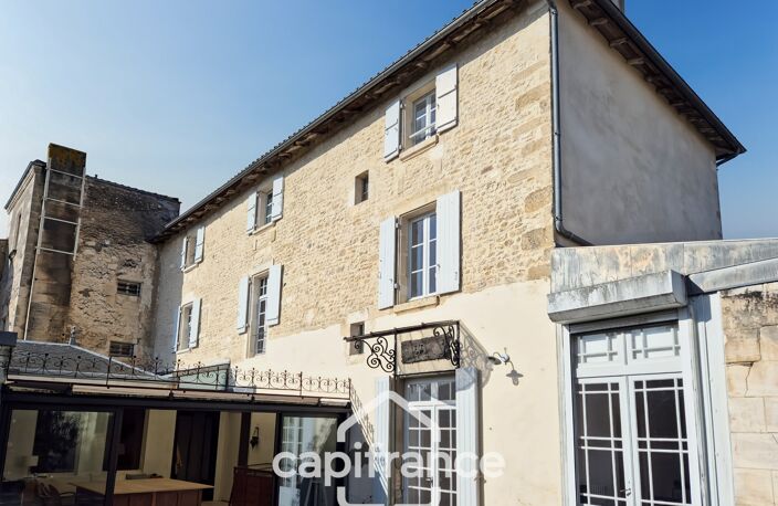 En CHARENTE MARITIME, A SAINT JEAN D'ANGELY (17), Maison de caractère à vendre 12 pièces  avec jardin, proche commerces — photo 5