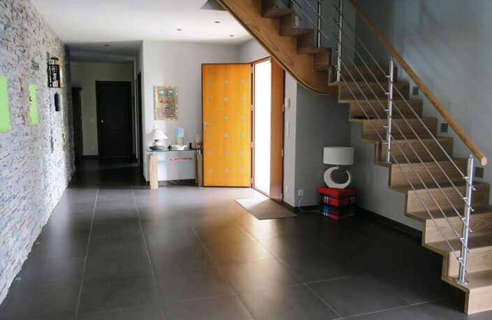 Demeure de prestige de 349m2 avec piscine et grand jardin — photo 4