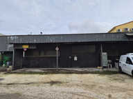 Alès Local commercial / Entrepôt à louer   Emplacement reche — photo 2