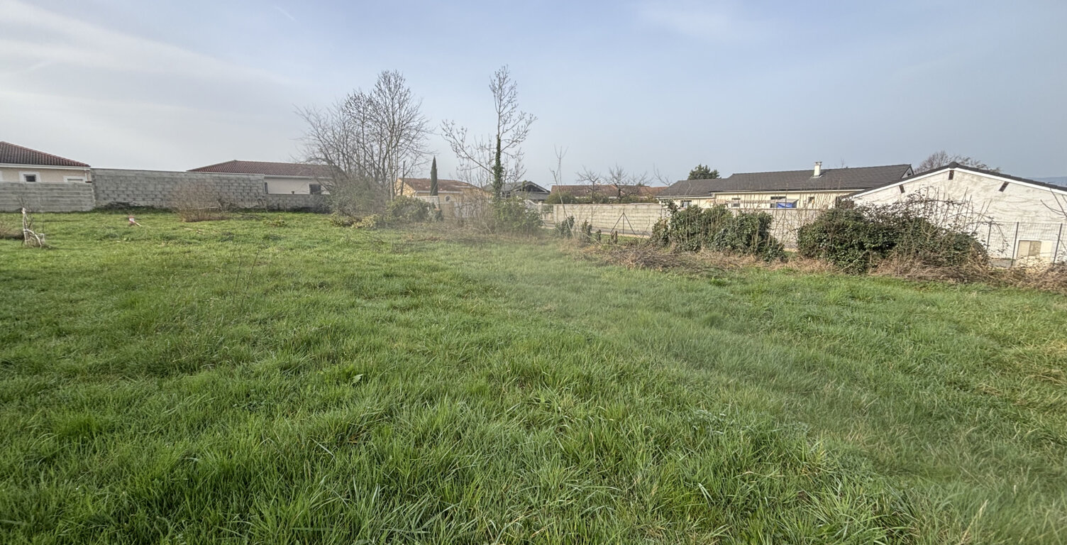 Terrain constructible de 500 m2   Assieu — photo 1